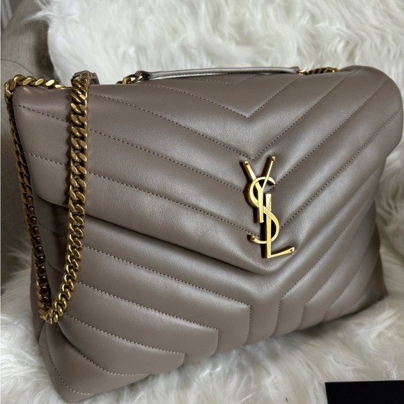 Saint Laurent Medium Loulou - Picture 2 of 16